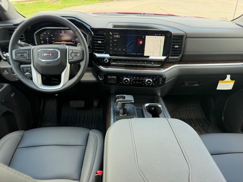 GMC Sierra 1500 Vehicle Full-screen Gallery Image 8