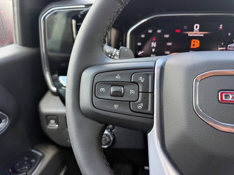 GMC Sierra 1500 Vehicle Full-screen Gallery Image 10