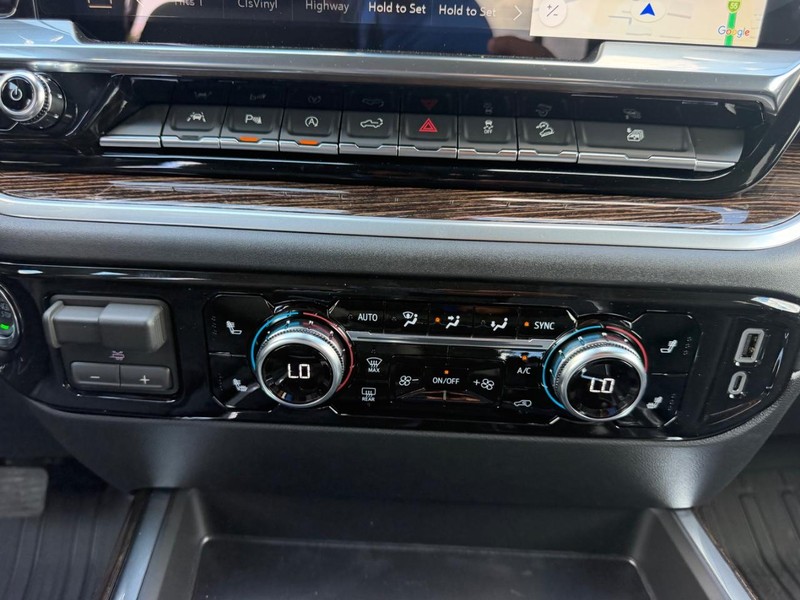 GMC Sierra 1500 Vehicle Full-screen Gallery Image 13