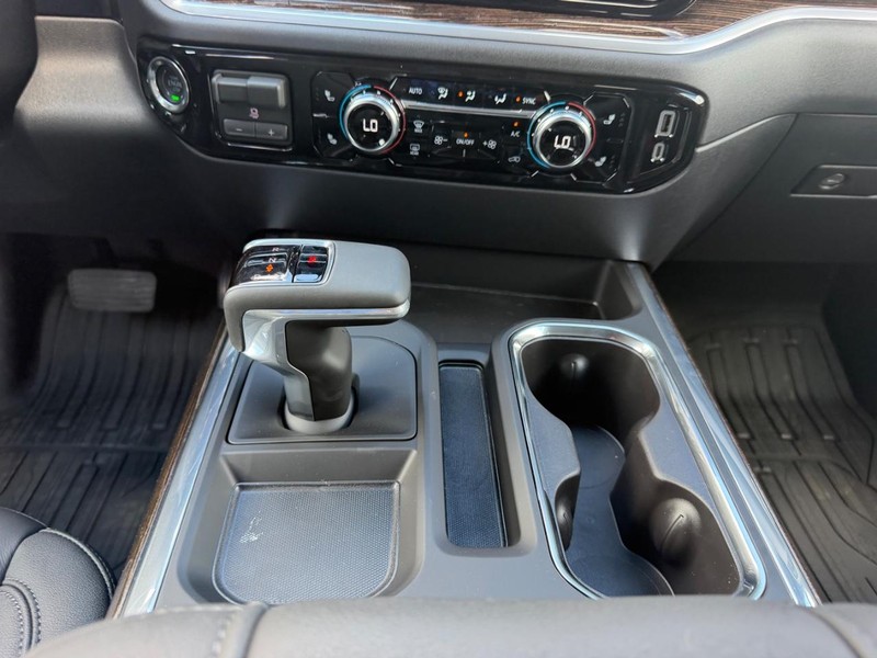 GMC Sierra 1500 Vehicle Full-screen Gallery Image 14