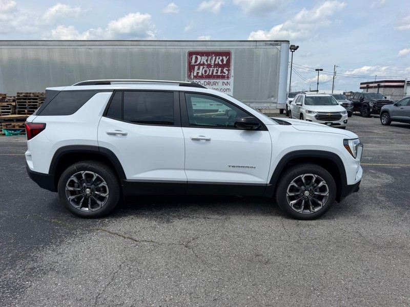 GMC Terrain Vehicle Full-screen Gallery Image 2
