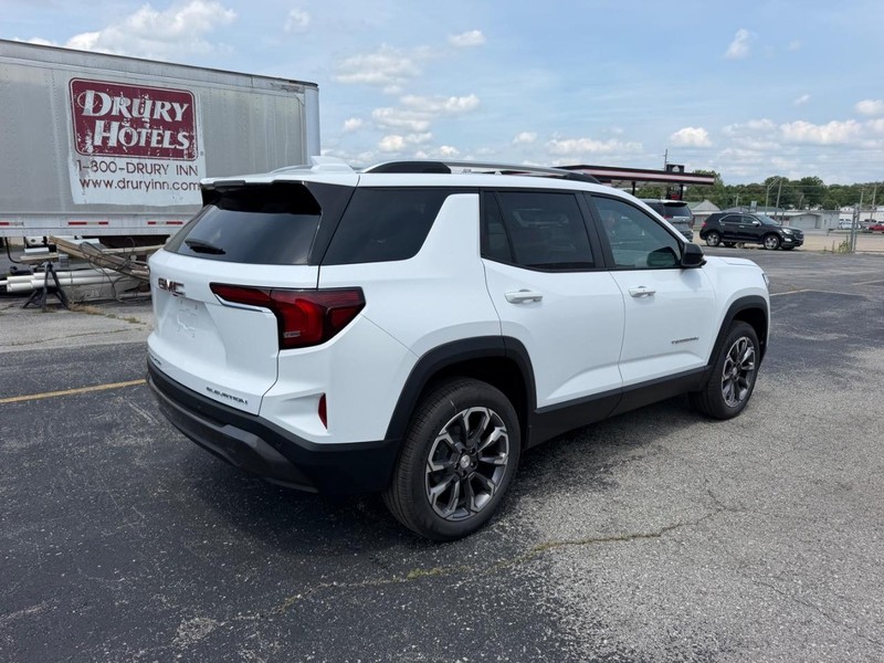 GMC Terrain Vehicle Full-screen Gallery Image 3