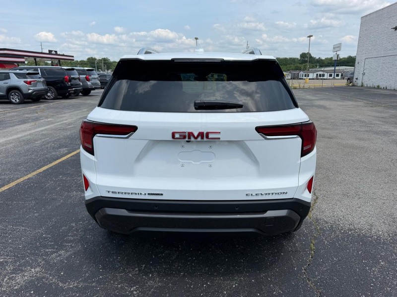GMC Terrain Vehicle Full-screen Gallery Image 4