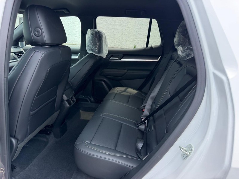 GMC Terrain Vehicle Full-screen Gallery Image 8