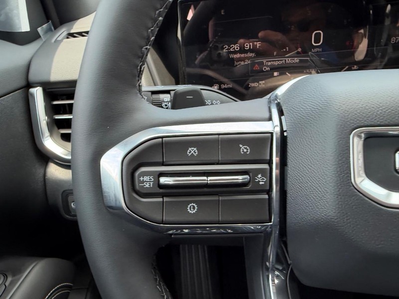 GMC Terrain Vehicle Full-screen Gallery Image 11