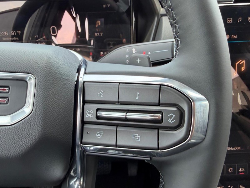 GMC Terrain Vehicle Full-screen Gallery Image 12