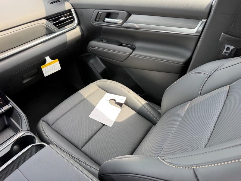 GMC Terrain Vehicle Full-screen Gallery Image 15