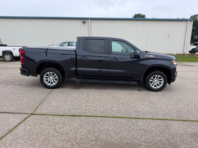 Chevrolet Silverado 1500 Vehicle Full-screen Gallery Image 2