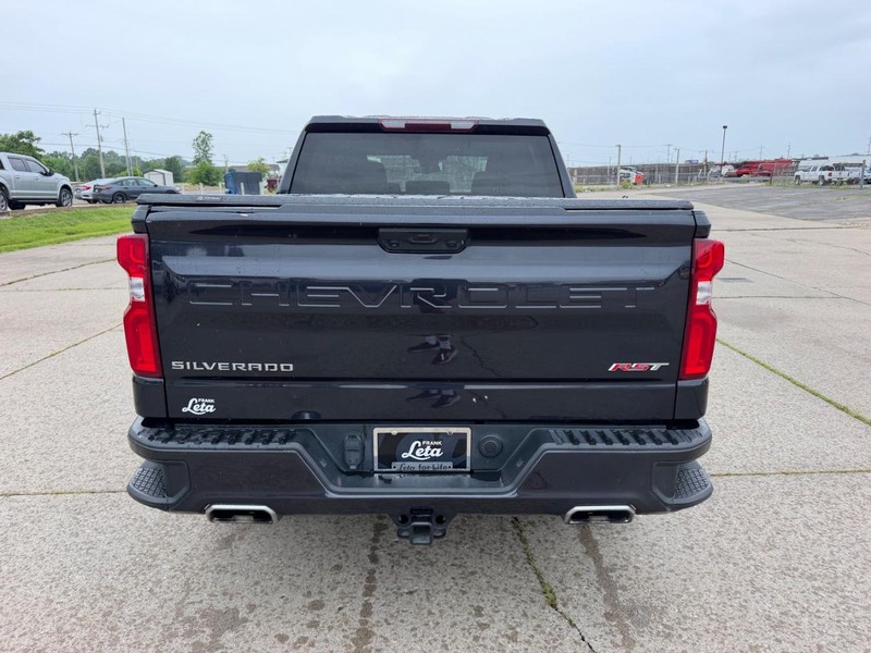Chevrolet Silverado 1500 Vehicle Full-screen Gallery Image 4