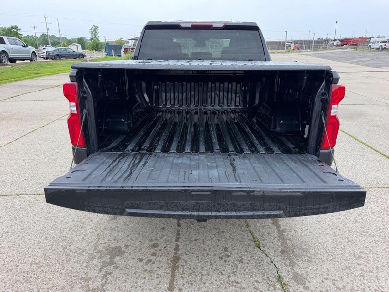 Chevrolet Silverado 1500 Vehicle Full-screen Gallery Image 5