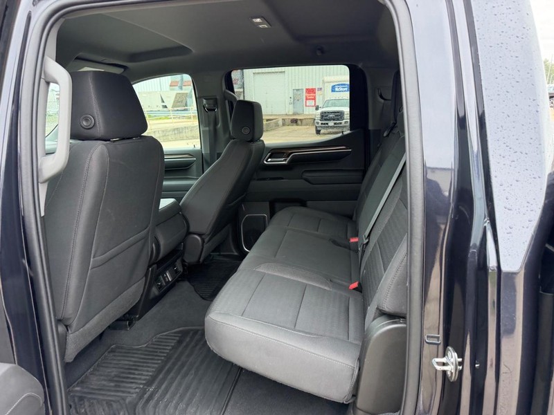Chevrolet Silverado 1500 Vehicle Full-screen Gallery Image 7