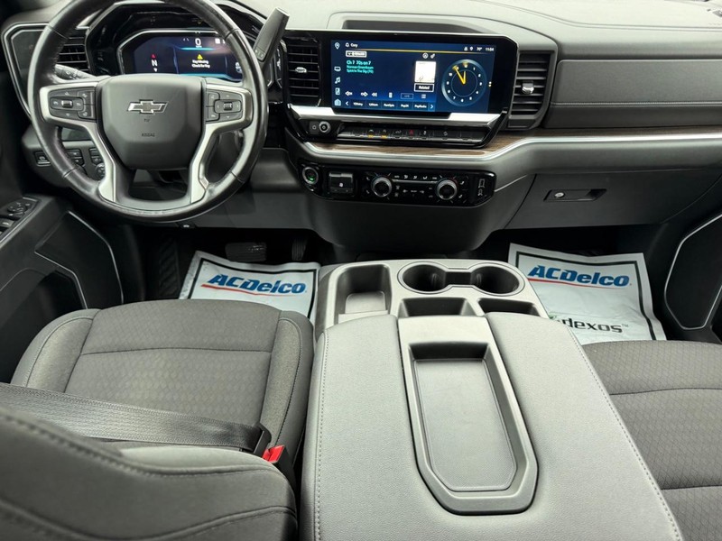 Chevrolet Silverado 1500 Vehicle Full-screen Gallery Image 8
