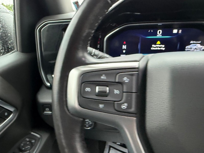 Chevrolet Silverado 1500 Vehicle Full-screen Gallery Image 10