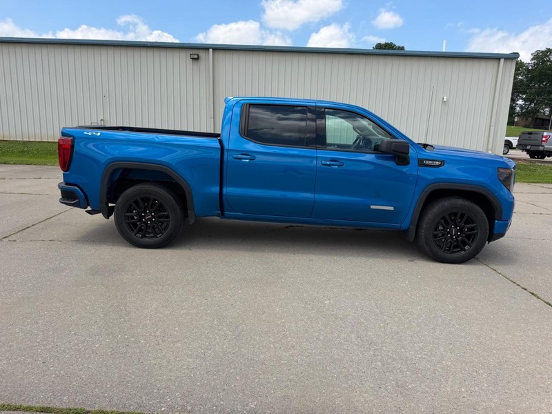 GMC Sierra 1500 Vehicle Full-screen Gallery Image 2