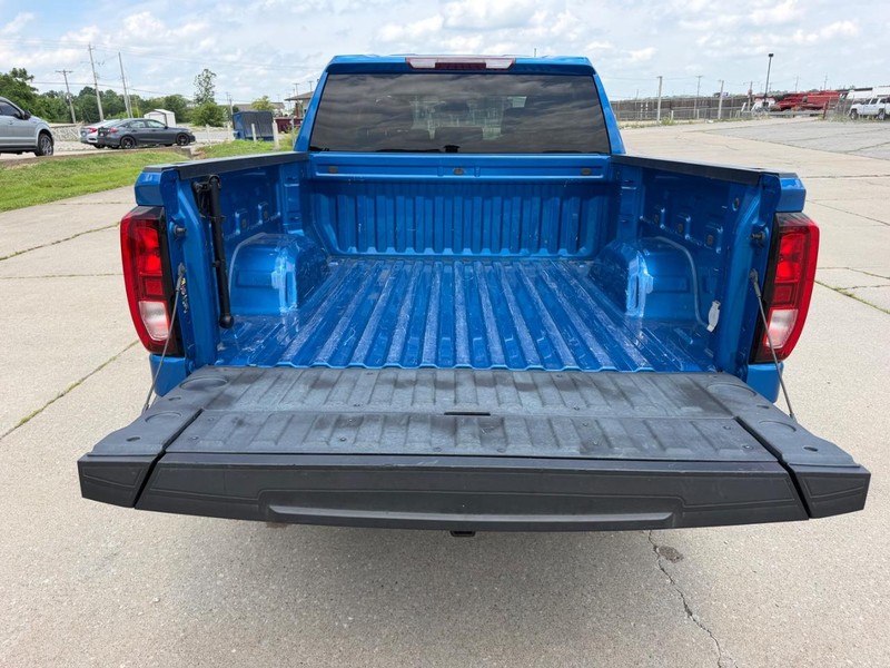 GMC Sierra 1500 Vehicle Full-screen Gallery Image 5
