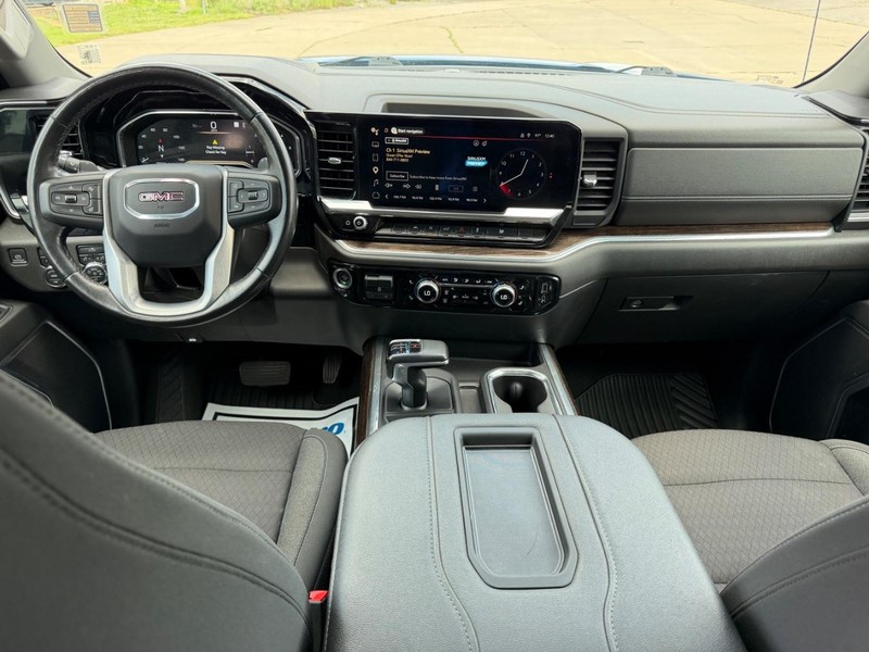 GMC Sierra 1500 Vehicle Full-screen Gallery Image 8