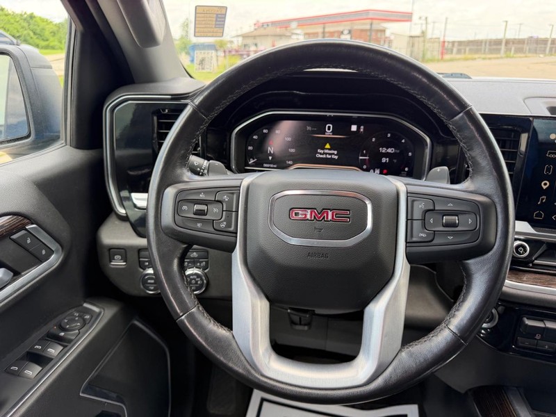 GMC Sierra 1500 Vehicle Full-screen Gallery Image 9