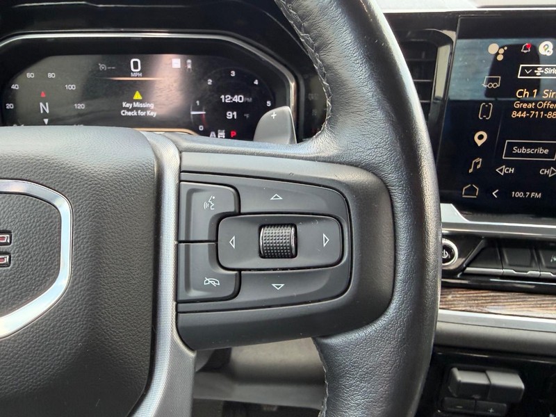 GMC Sierra 1500 Vehicle Full-screen Gallery Image 11