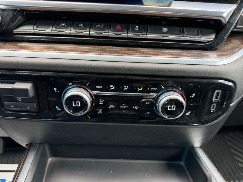 GMC Sierra 1500 Vehicle Full-screen Gallery Image 13
