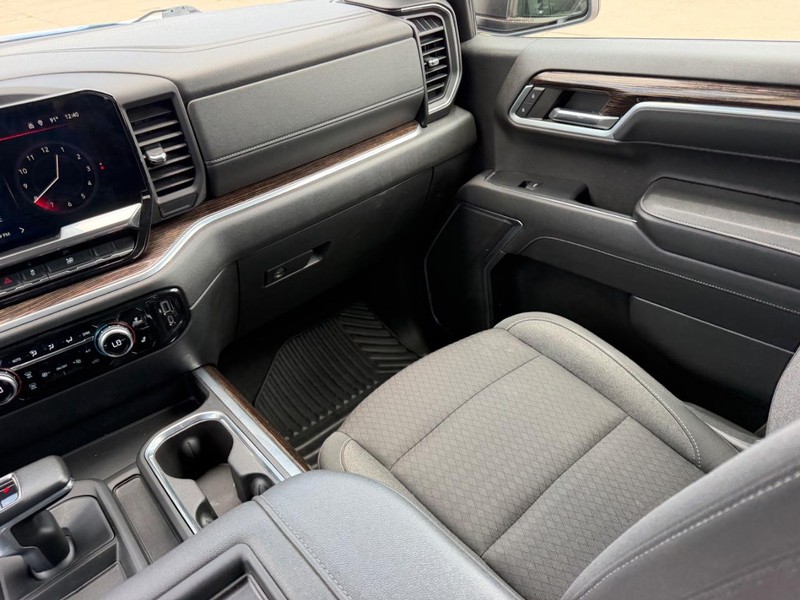 GMC Sierra 1500 Vehicle Full-screen Gallery Image 15