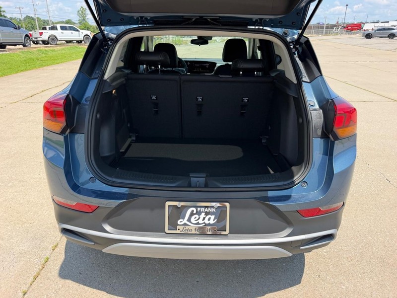 Buick Encore GX Vehicle Full-screen Gallery Image 5