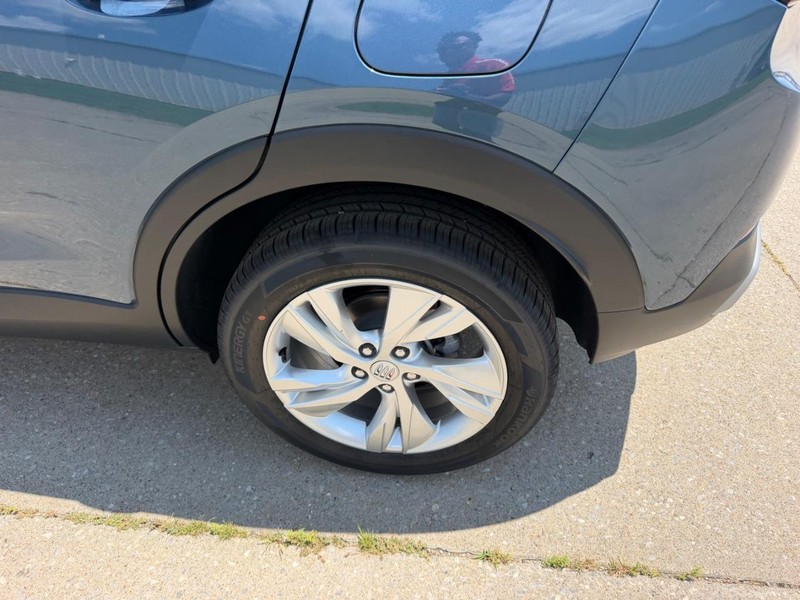Buick Encore GX Vehicle Full-screen Gallery Image 6