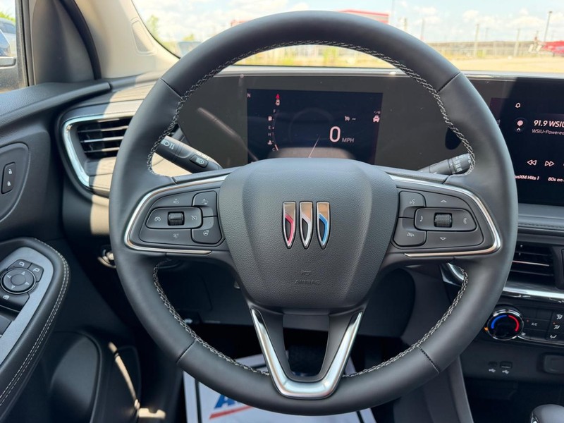 Buick Encore GX Vehicle Full-screen Gallery Image 9