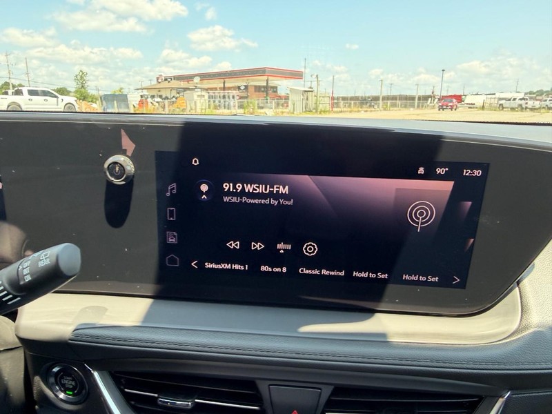 Buick Encore GX Vehicle Full-screen Gallery Image 12