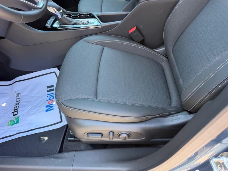 Buick Encore GX Vehicle Full-screen Gallery Image 17