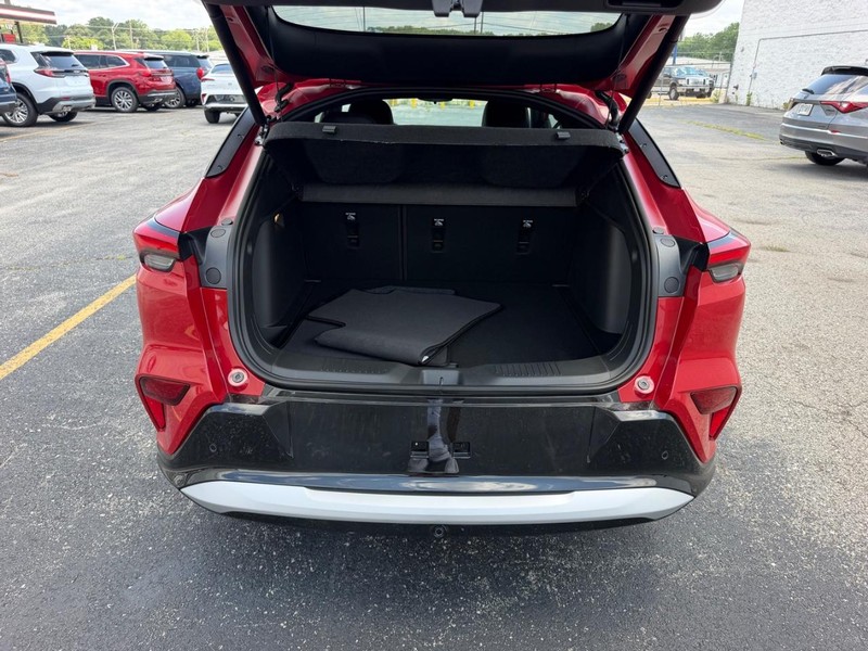 Buick Envista Vehicle Full-screen Gallery Image 5