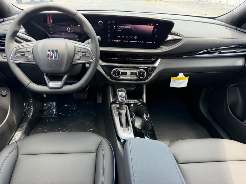 Buick Envista Vehicle Full-screen Gallery Image 9