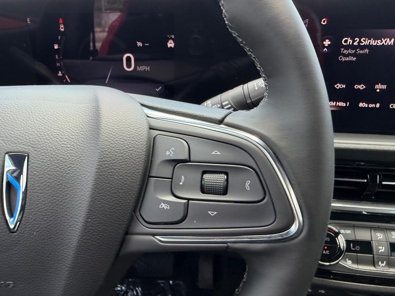 Buick Envista Vehicle Full-screen Gallery Image 12