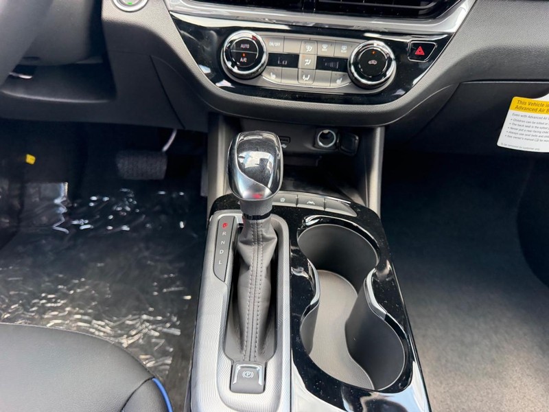 Buick Envista Vehicle Full-screen Gallery Image 15