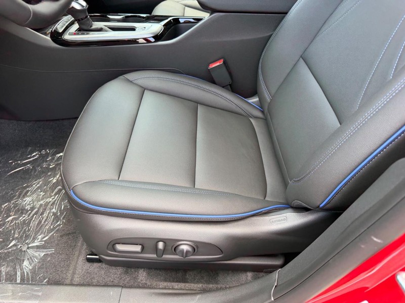 Buick Envista Vehicle Full-screen Gallery Image 18