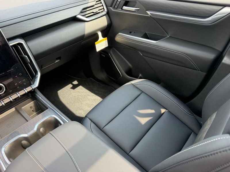GMC Acadia Vehicle Full-screen Gallery Image 19