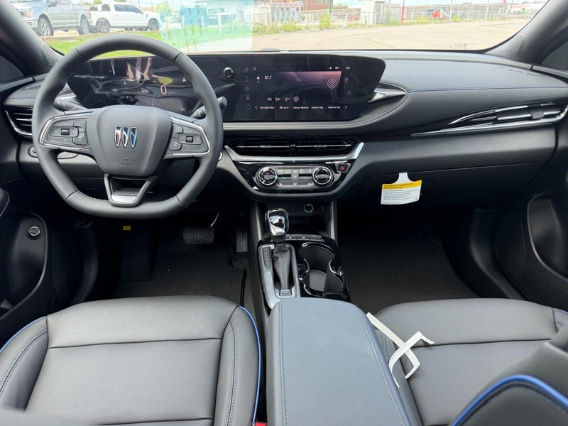 Buick Envista Vehicle Full-screen Gallery Image 10