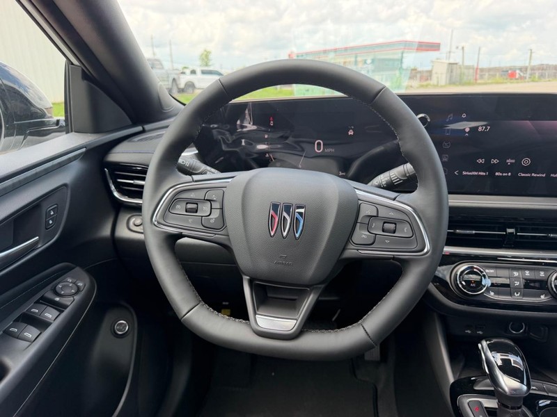 Buick Envista Vehicle Full-screen Gallery Image 11