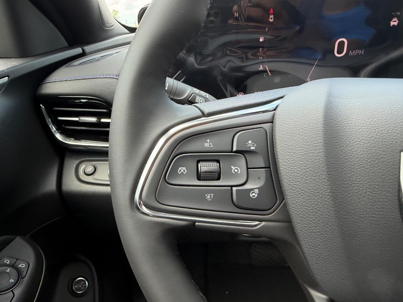 Buick Envista Vehicle Full-screen Gallery Image 12