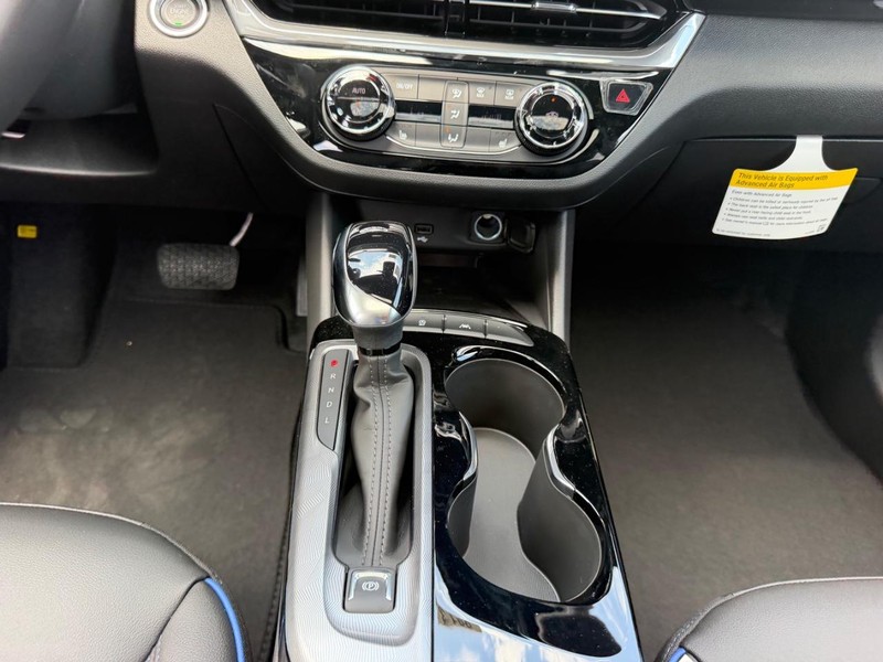 Buick Envista Vehicle Full-screen Gallery Image 16