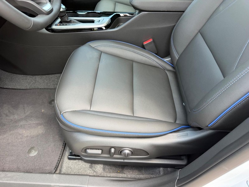 Buick Envista Vehicle Full-screen Gallery Image 19