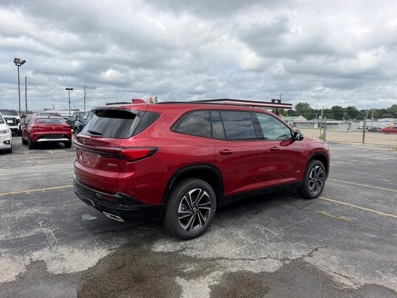 Buick Enclave Vehicle Full-screen Gallery Image 3