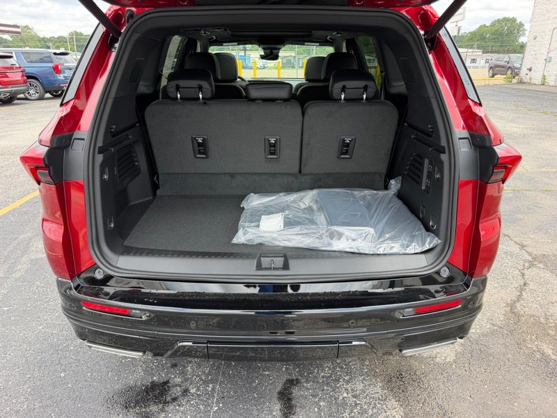 Buick Enclave Vehicle Full-screen Gallery Image 5