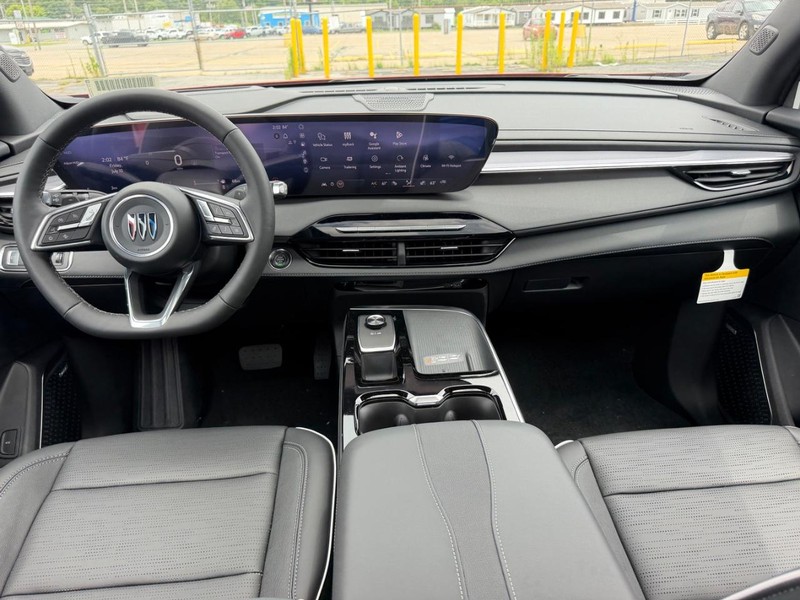 Buick Enclave Vehicle Full-screen Gallery Image 12