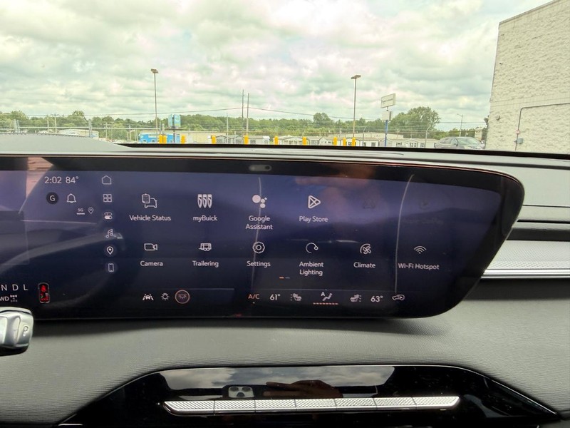 Buick Enclave Vehicle Full-screen Gallery Image 17