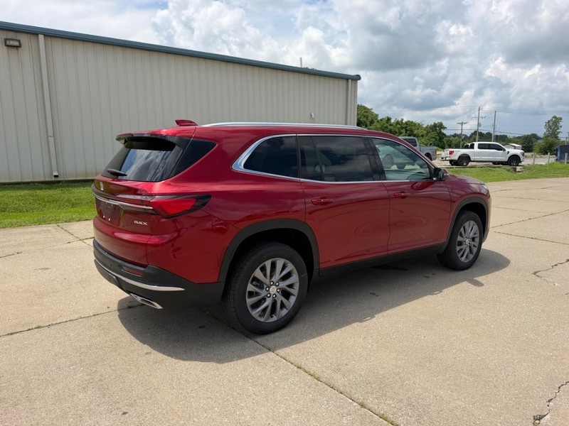 Buick Enclave Vehicle Full-screen Gallery Image 3