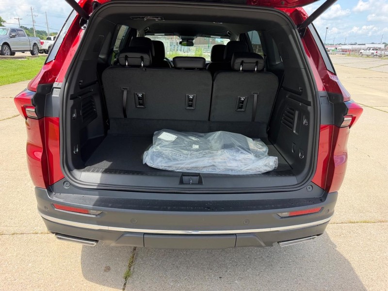 Buick Enclave Vehicle Full-screen Gallery Image 5