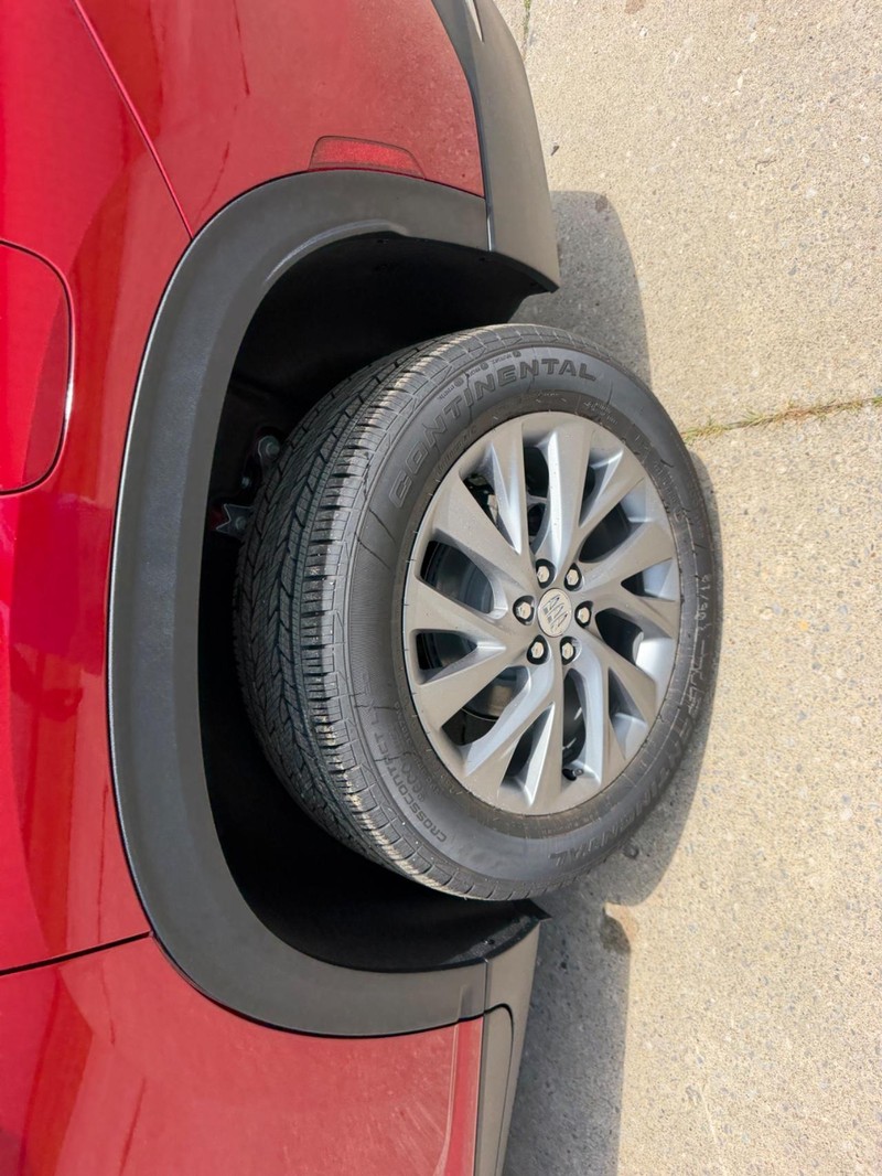 Buick Enclave Vehicle Full-screen Gallery Image 7
