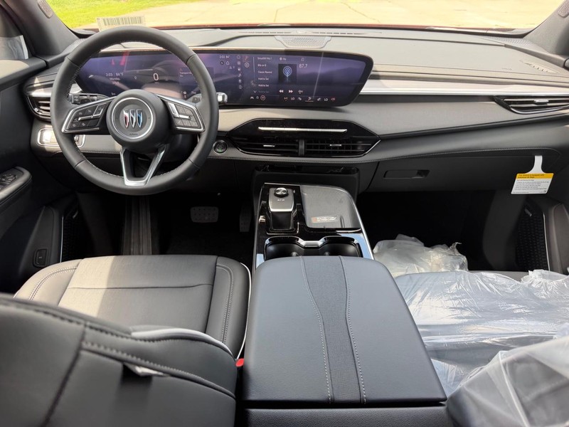Buick Enclave Vehicle Full-screen Gallery Image 11