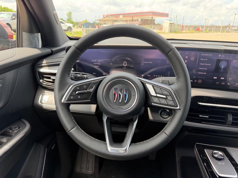 Buick Enclave Vehicle Full-screen Gallery Image 12