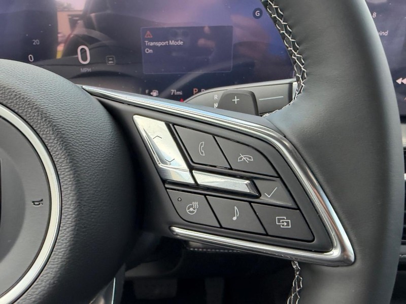 Buick Enclave Vehicle Full-screen Gallery Image 14